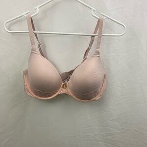 Body By Victoria’s Secret 34D Bra Lined Perfect Coverage Light Pink Lace